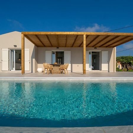 Summer Breeze Villa Tzamarelata Bagian luar foto