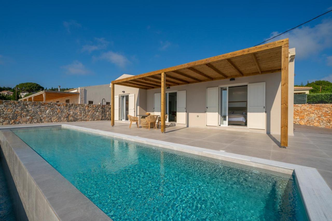 Summer Breeze Villa Tzamarelata Bagian luar foto
