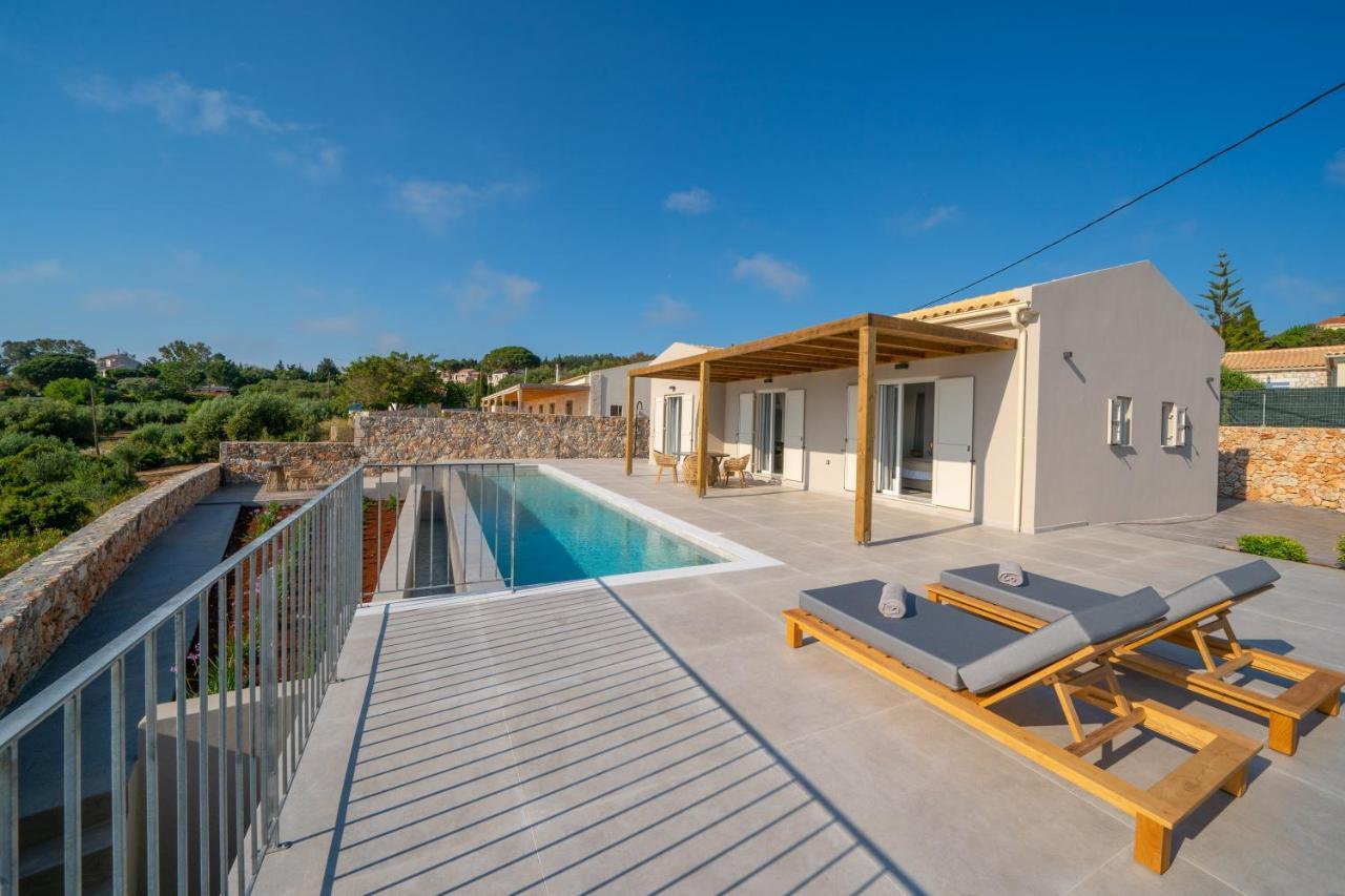 Summer Breeze Villa Tzamarelata Bagian luar foto