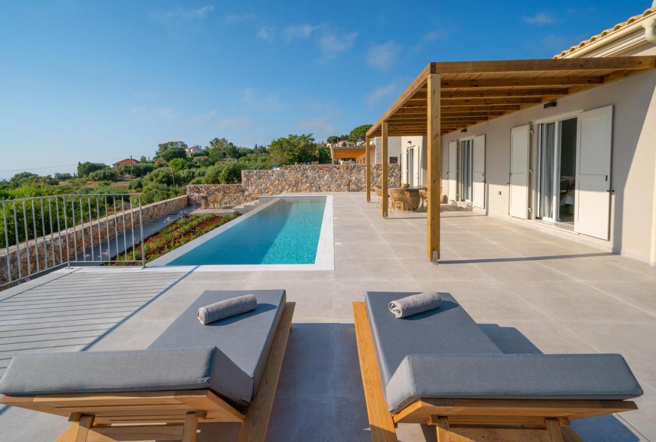 Summer Breeze Villa Tzamarelata Bagian luar foto
