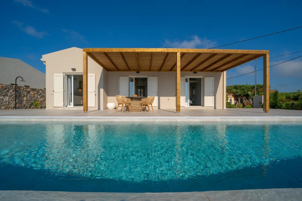Summer Breeze Villa Tzamarelata Bagian luar foto
