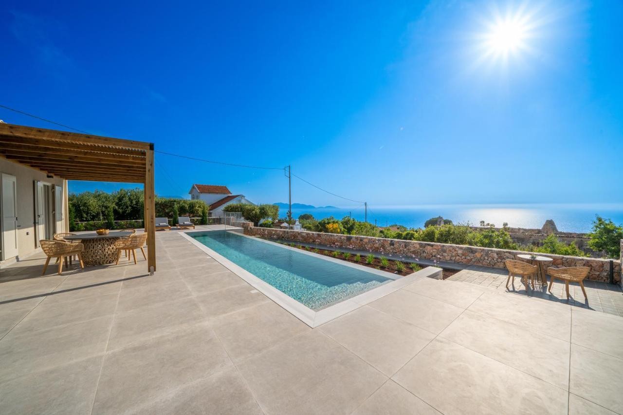 Summer Breeze Villa Tzamarelata Bagian luar foto