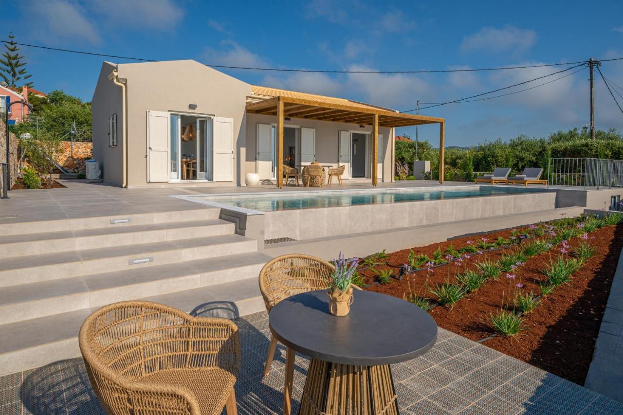 Summer Breeze Villa Tzamarelata Bagian luar foto