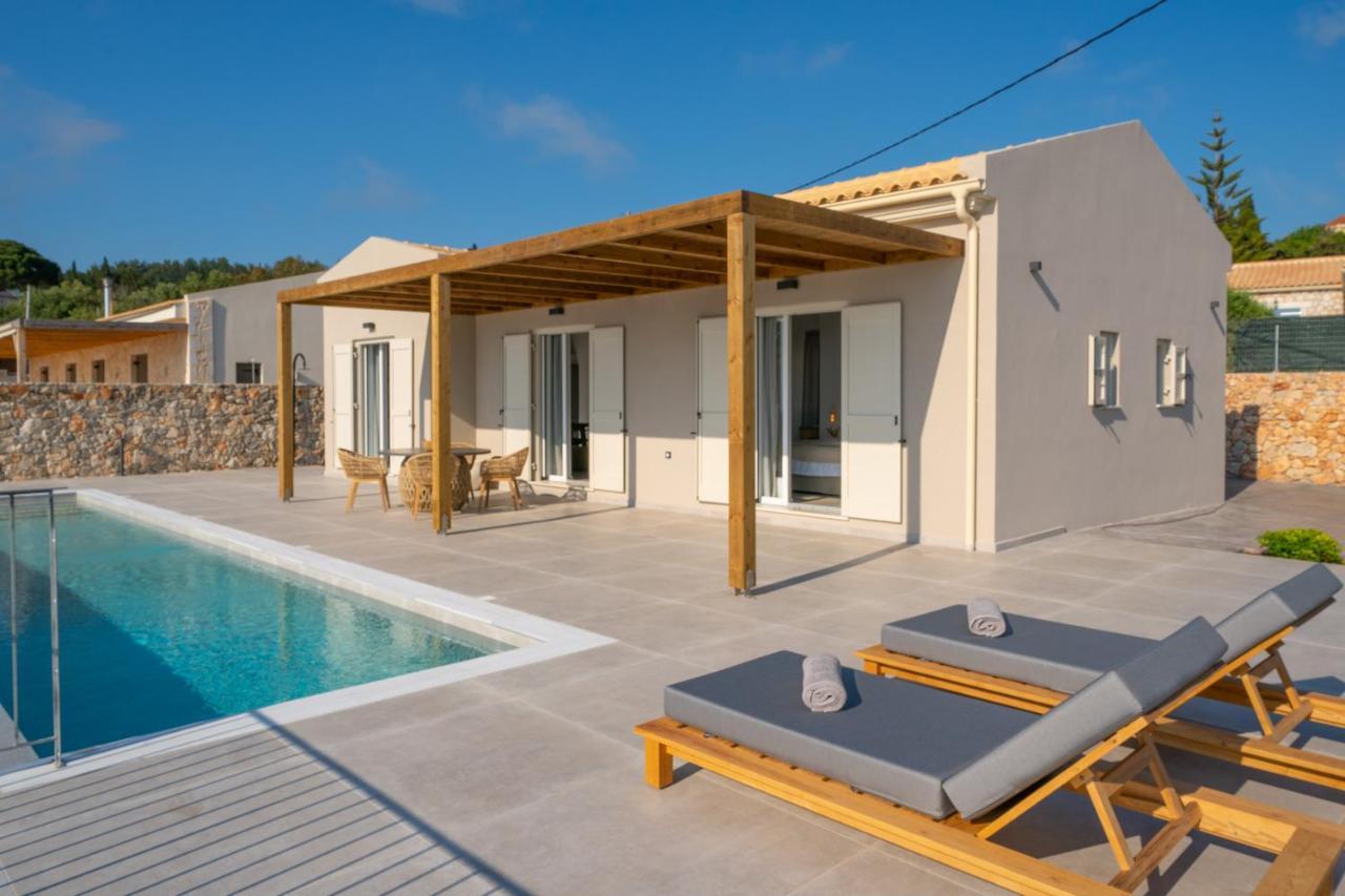 Summer Breeze Villa Tzamarelata Bagian luar foto
