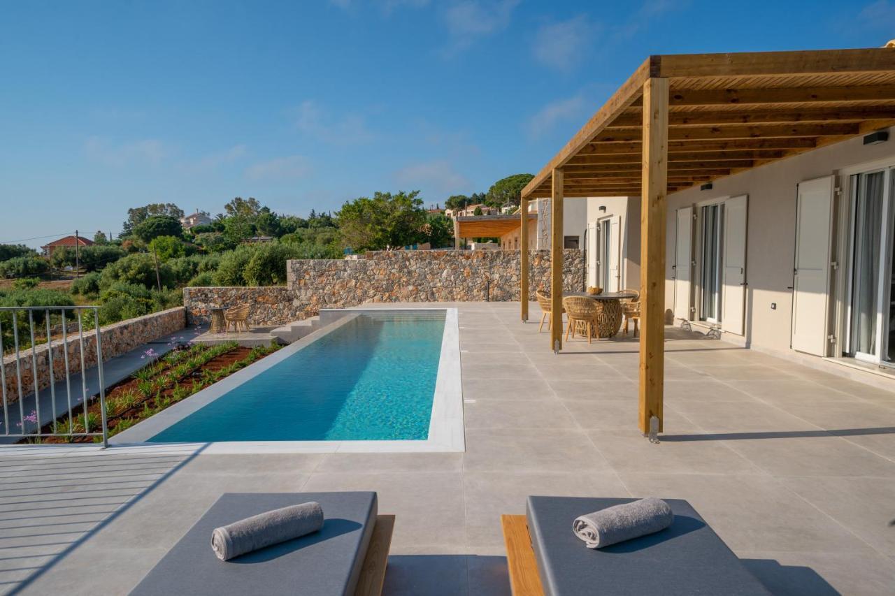 Summer Breeze Villa Tzamarelata Bagian luar foto