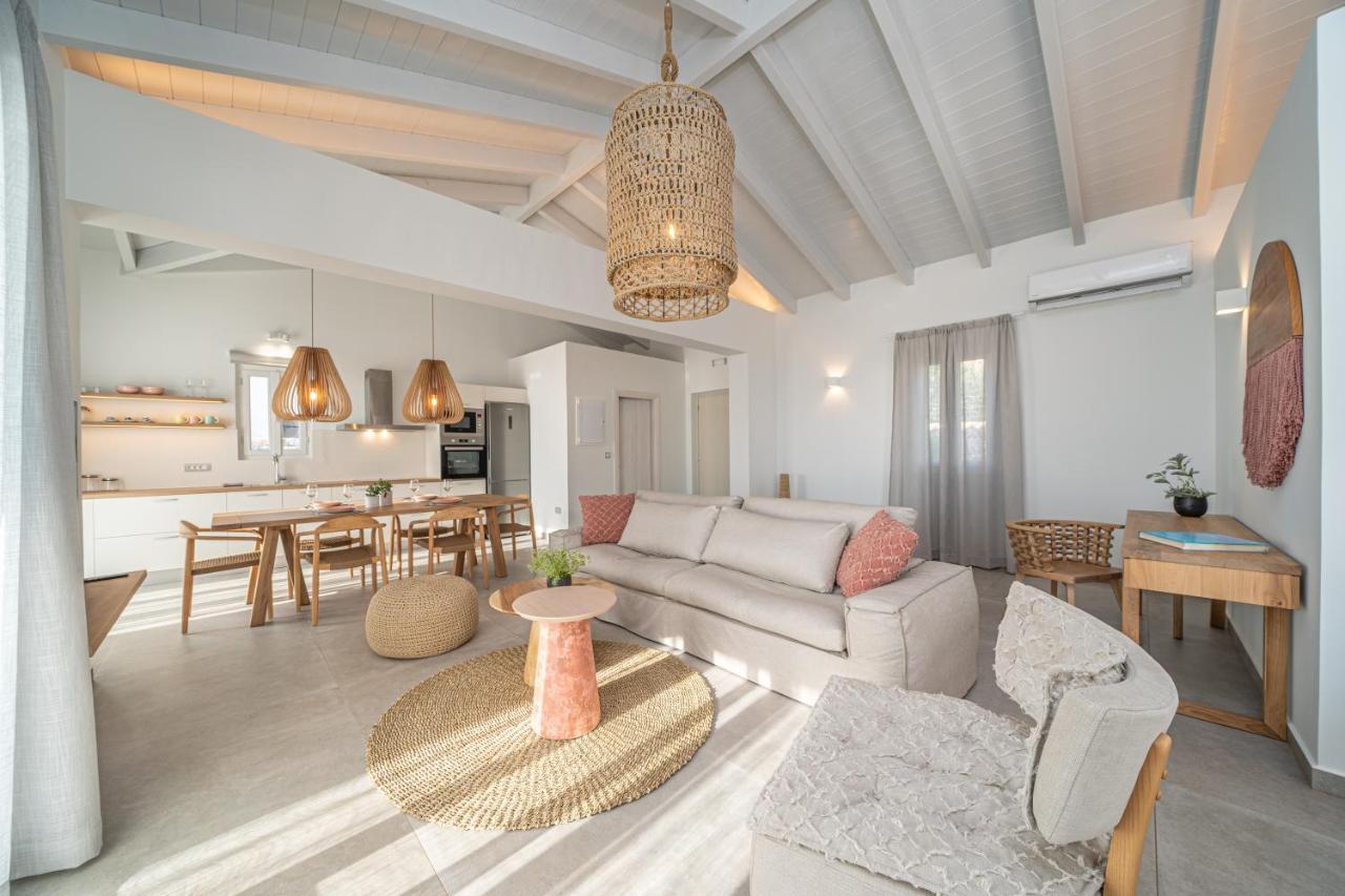 Summer Breeze Villa Tzamarelata Bagian luar foto