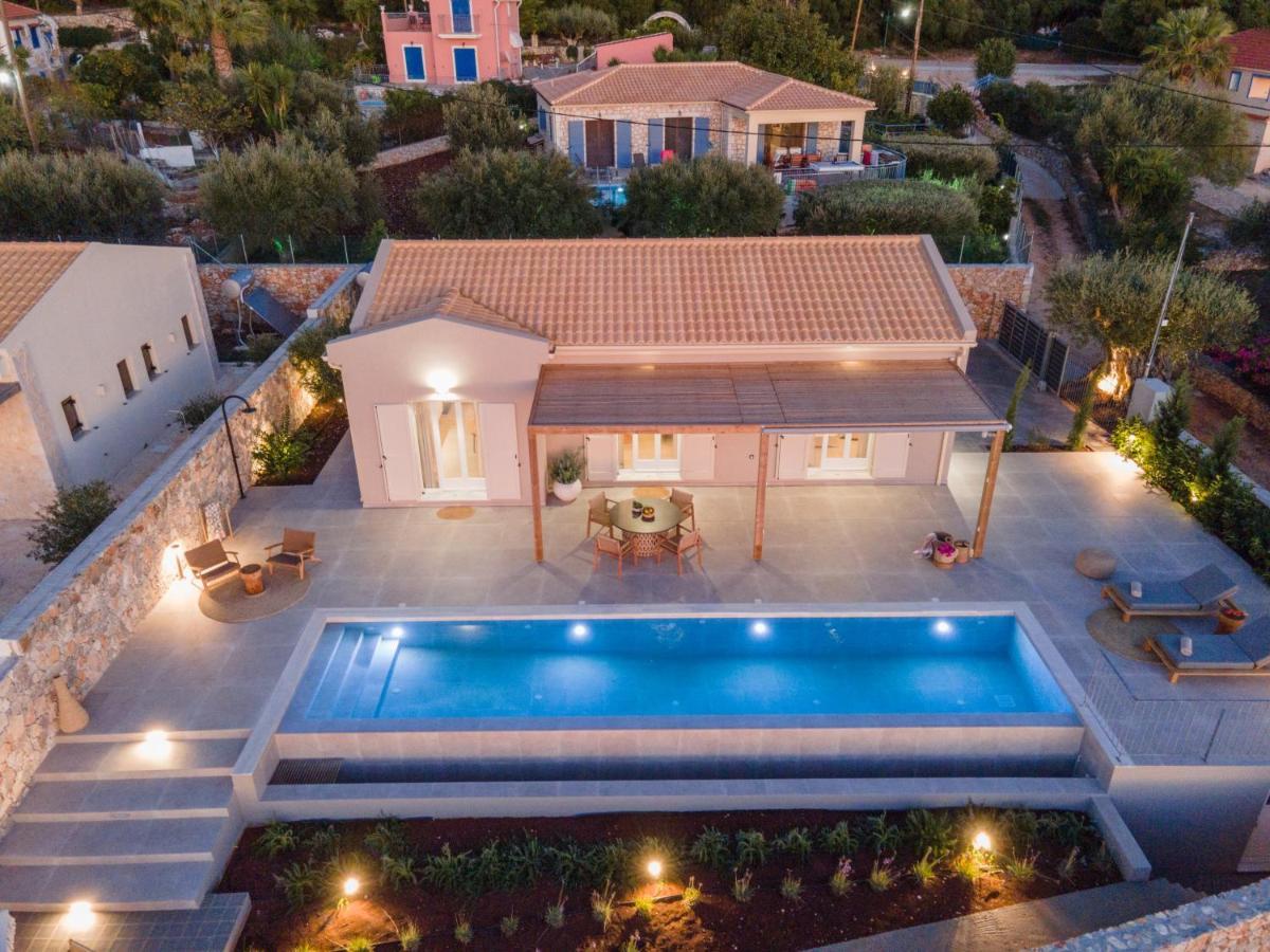 Summer Breeze Villa Tzamarelata Bagian luar foto